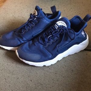NIKE AIR HUARACHE tennis shoes size 8